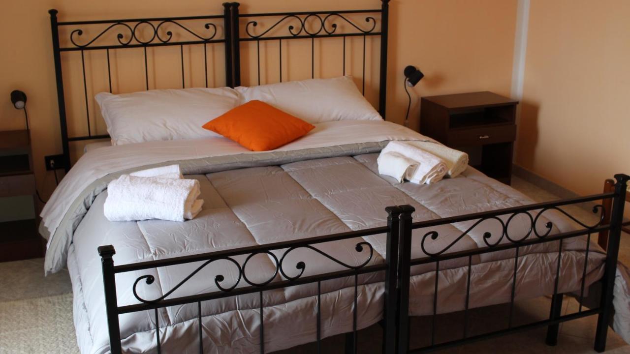 B&B Bassu Bosa Eksteriør bilde